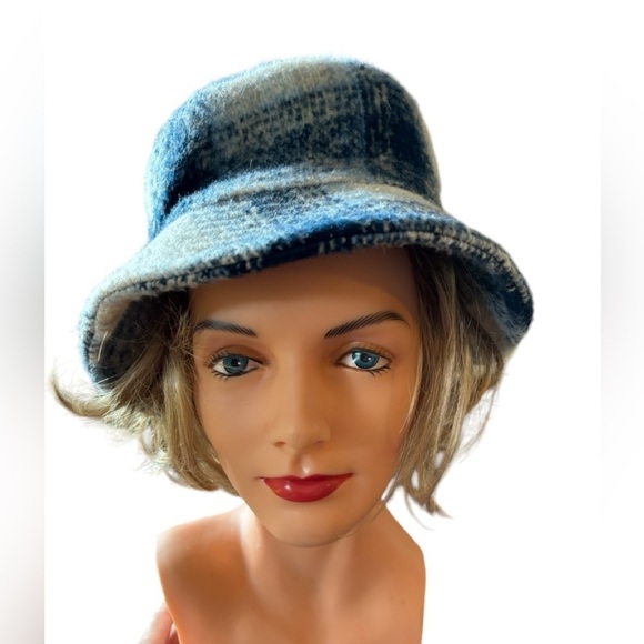 David & Young Navy Cream Brushed Plaid Soft Bucket Hat One Size OS Lined Winter - Picture 2 of 6